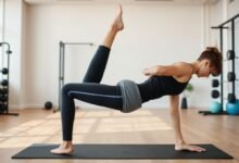 Ilustrasi latihan Core Strength dan Back Extension dengan postur yang benar